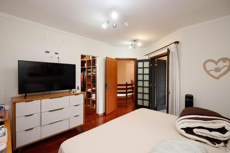 Casa de condomínio à venda com 459m², 4 quartos e 5 vagasSuíte 2