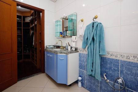 Casa de condomínio à venda com 459m², 4 quartos e 5 vagasBanheiro da Suíte 3