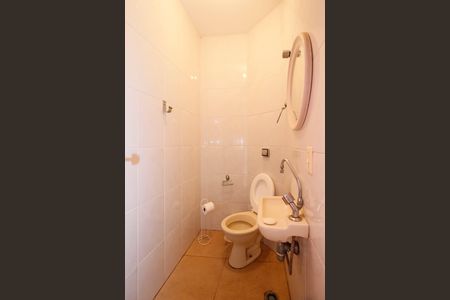 Casa de condomínio à venda com 459m², 4 quartos e 5 vagasLavabo 2