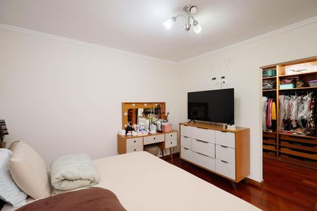 Casa de condomínio à venda com 459m², 4 quartos e 5 vagasSuíte 2