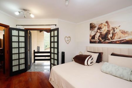 Casa de condomínio à venda com 459m², 4 quartos e 5 vagasSuíte 2