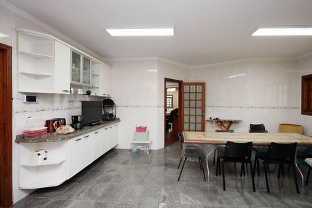 Casa de condomínio à venda com 459m², 4 quartos e 5 vagasCozinha - Armários