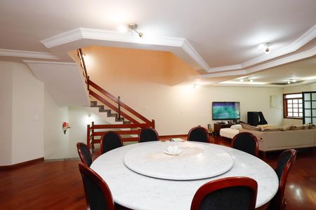 Casa de condomínio à venda com 459m², 4 quartos e 5 vagasSala 