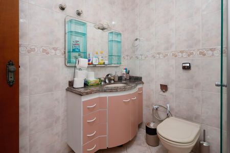 Casa de condomínio à venda com 459m², 4 quartos e 5 vagasBanheiro da Suíte 1