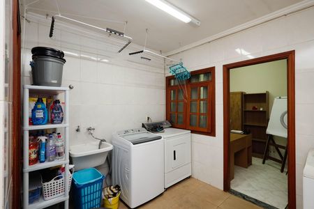 Casa de condomínio à venda com 459m², 4 quartos e 5 vagasÁrea de Serviço