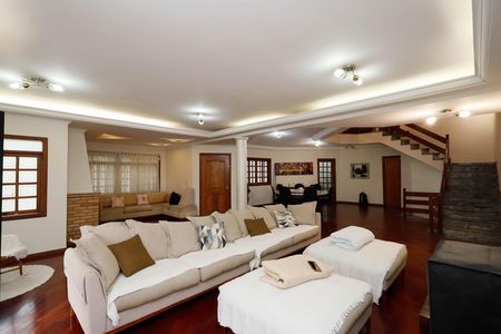 Casa de condomínio à venda com 459m², 4 quartos e 5 vagasSala 
