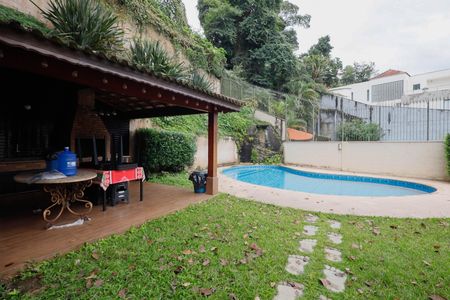 Casa de condomínio à venda com 459m², 4 quartos e 5 vagasÁrea comum - Piscina / Churrasqueira