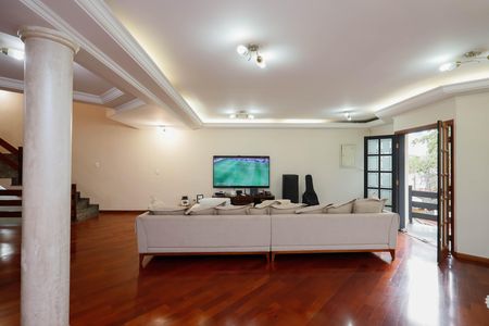 Casa de condomínio à venda com 459m², 4 quartos e 5 vagasSala 