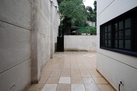 Casa de condomínio à venda com 459m², 4 quartos e 5 vagasQuintal