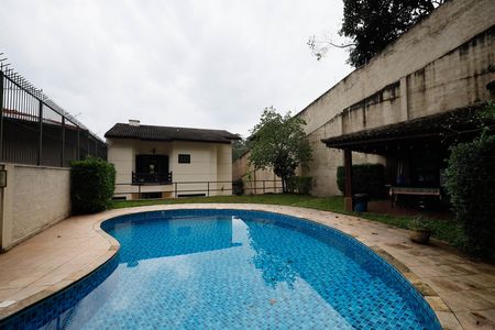 Casa de condomínio à venda com 459m², 4 quartos e 5 vagasÁrea comum - Piscina / Churrasqueira