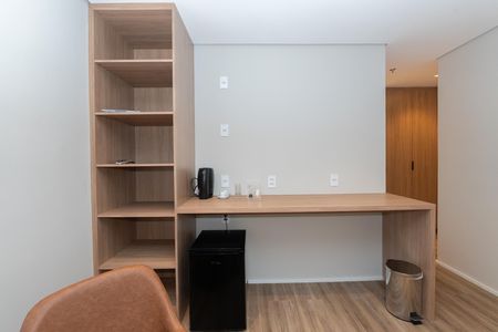 Cozinha de kitnet/studio para alugar com 1 quarto, 27m² em Bela Vista, São Paulo