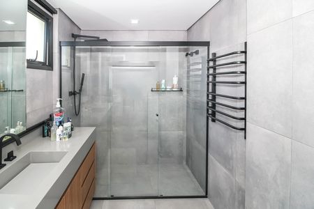 Apartamento para alugar com 200m², 4 quartos e 3 vagas Apartamento para alugar com 200m², 4 quartos e 3 vagasBanheiro da Suíte