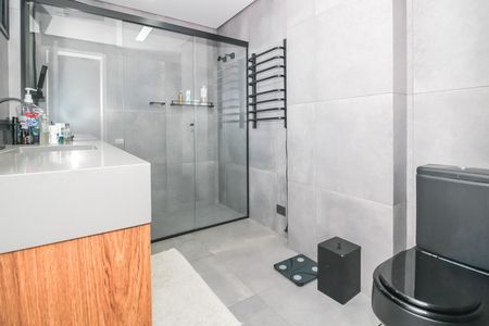 Apartamento para alugar com 200m², 4 quartos e 3 vagas Apartamento para alugar com 200m², 4 quartos e 3 vagasBanheiro da Suíte