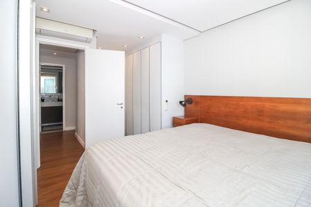 Apartamento para alugar com 200m², 4 quartos e 3 vagas Apartamento para alugar com 200m², 4 quartos e 3 vagasSuíte