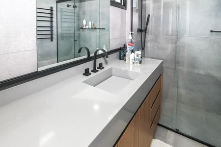 Apartamento para alugar com 200m², 4 quartos e 3 vagas Apartamento para alugar com 200m², 4 quartos e 3 vagasBanheiro da Suíte