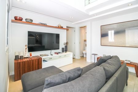 Apartamento para alugar com 200m², 4 quartos e 3 vagas Apartamento para alugar com 200m², 4 quartos e 3 vagasSala