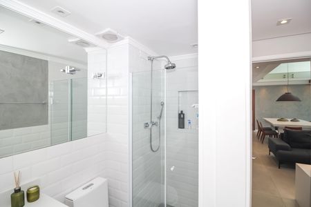 Apartamento para alugar com 200m², 4 quartos e 3 vagas Apartamento para alugar com 200m², 4 quartos e 3 vagasBanheiro