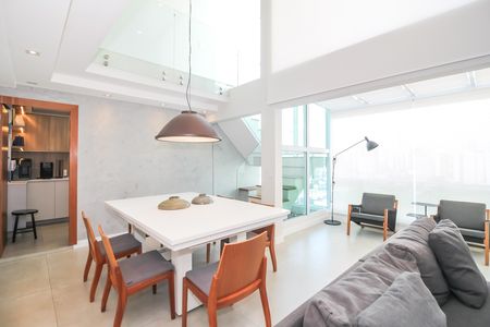 Sala de apartamento para alugar com 4 quartos, 200m² em Vila Romana, São Paulo
