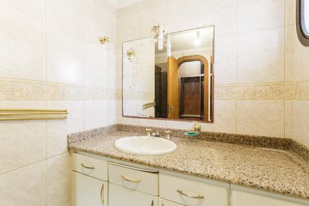 Apartamento para alugar com 120m², 3 quartos e 2 vagas Apartamento para alugar com 120m², 3 quartos e 2 vagasBanheiro da Suíte