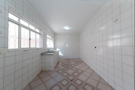 Casa para alugar com 126m², 4 quartos e 2 vagas Casa para alugar com 126m², 4 quartos e 2 vagasCozinha