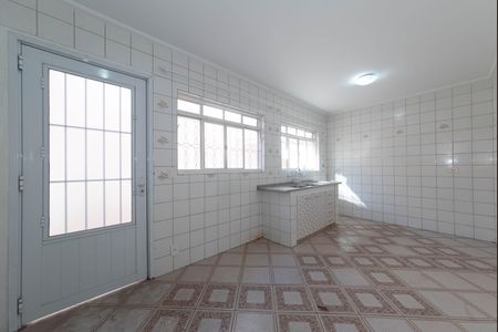 Casa para alugar com 126m², 4 quartos e 2 vagas Casa para alugar com 126m², 4 quartos e 2 vagasCozinha