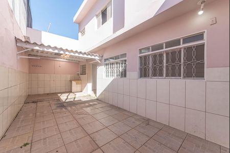 Casa para alugar com 126m², 4 quartos e 2 vagas Casa para alugar com 126m², 4 quartos e 2 vagasQuintal - Lavanderia