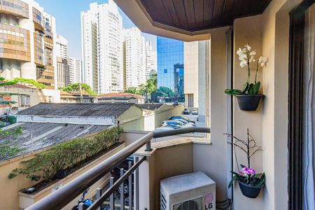 Apartamento à venda com 60m², 1 quarto e 1 vaga Apartamento à venda com 60m², 1 quarto e 1 vagaVaranda
