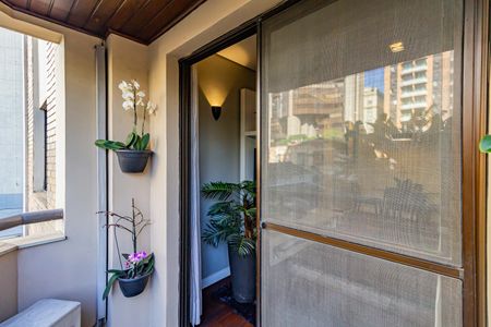 Apartamento à venda com 60m², 1 quarto e 1 vaga Apartamento à venda com 60m², 1 quarto e 1 vagaVaranda