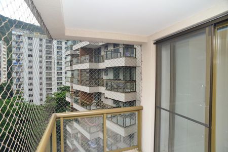 Apartamento à venda com 83m², 2 quartos e 1 vaga