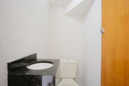Casa de condomínio para alugar com 65m², 2 quartos e 2 vagasLavabo 