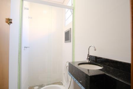 Casa de condomínio para alugar com 65m², 2 quartos e 2 vagasBanheiro da Suíte 2