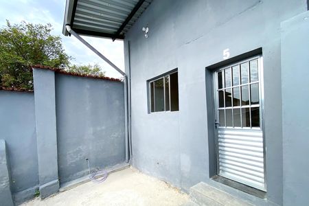 Entrada de kitnet/studio para alugar com 1 quarto, 18m² em Esplanada, Belo Horizonte