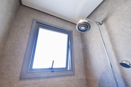 Apartamento à venda com 85m², 2 quartos e 2 vagas Apartamento à venda com 85m², 2 quartos e 2 vagasBanheiro da suíte