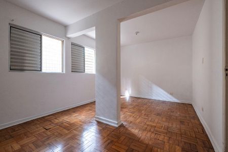 Quarto 1 de apartamento para alugar com 2 quartos, 77m² em Alto de Pinheiros, São Paulo