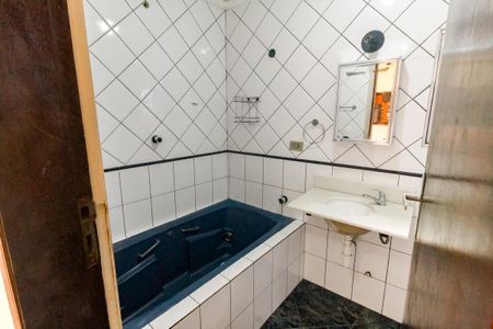 Banheiro Corredor de casa para alugar com 2 quartos, 120m² em Jardim Faria Lima, São Paulo