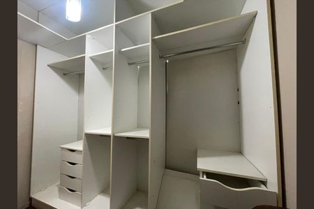 Casa para alugar com 174m², 3 quartos e sem vaga