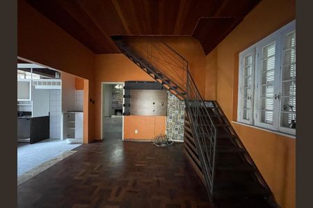 Casa para alugar com 174m², 3 quartos e sem vaga