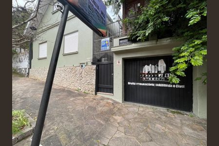 Casa para alugar com 174m², 3 quartos e sem vaga Casa para alugar com 174m², 3 quartos e sem vagaFachada
