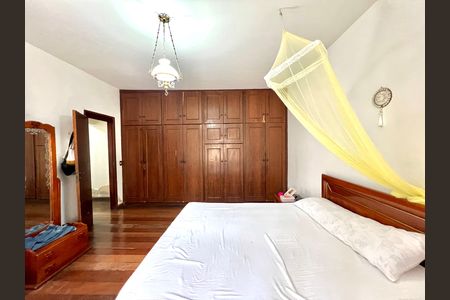 Casa à venda com 791m², 5 quartos e 5 vagas