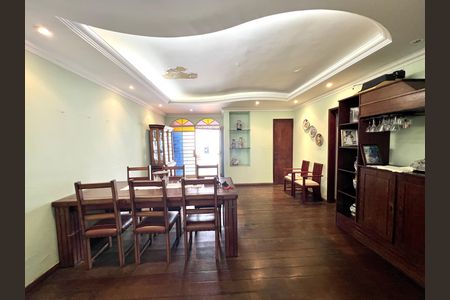Casa à venda com 791m², 5 quartos e 5 vagas
