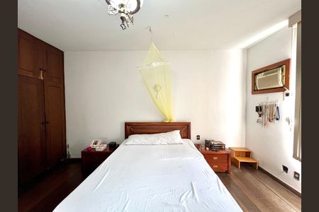 Casa à venda com 791m², 5 quartos e 5 vagas