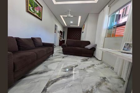 Casa à venda com 7 quartos, 240m² em Vista Alegre, Belo Horizonte