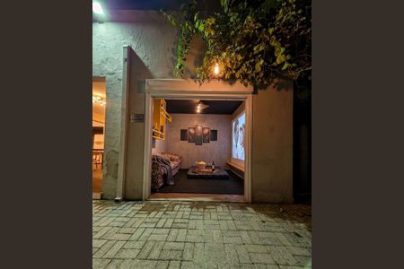 Casa para alugar com 245m², 4 quartos e sem vaga Casa para alugar com 245m², 4 quartos e sem vagaSala de Cinema