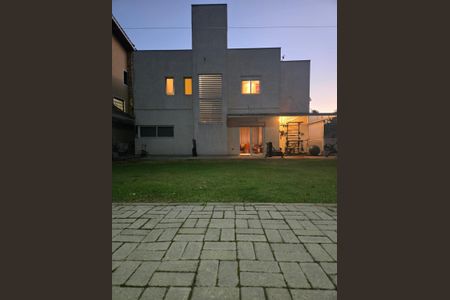 Casa para alugar com 245m², 4 quartos e sem vaga Casa para alugar com 245m², 4 quartos e sem vagaÁrea Externa