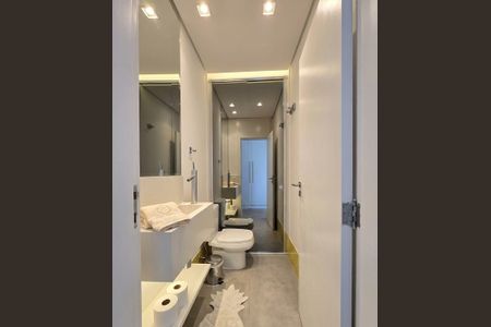 Casa para alugar com 245m², 4 quartos e sem vaga Casa para alugar com 245m², 4 quartos e sem vagaBanheiro