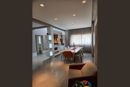 Casa para alugar com 245m², 4 quartos e sem vaga Casa para alugar com 245m², 4 quartos e sem vagaSala de Jantar