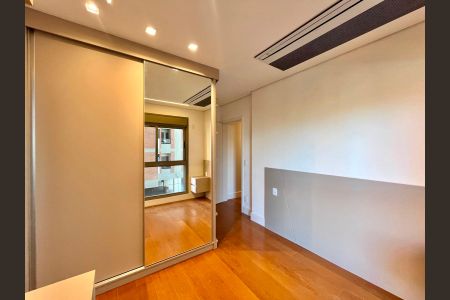 Apartamento para alugar com 156m², 3 quartos e 3 vagas Apartamento para alugar com 156m², 3 quartos e 3 vagasSuíte 3