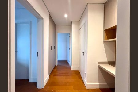 Apartamento para alugar com 156m², 3 quartos e 3 vagas Apartamento para alugar com 156m², 3 quartos e 3 vagasCorredor