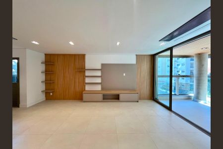 Apartamento para alugar com 3 quartos, 156m² em Cambuí, Campinas