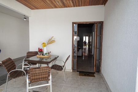Casa para alugar com 299m², 3 quartos e 5 vagas Casa para alugar com 299m², 3 quartos e 5 vagasVaranda